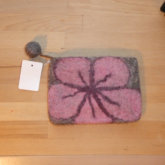 Accessories - Pretty Japanese Pink Felt Wallet Accessories - Pretty Japanese Pink Felt Wallet